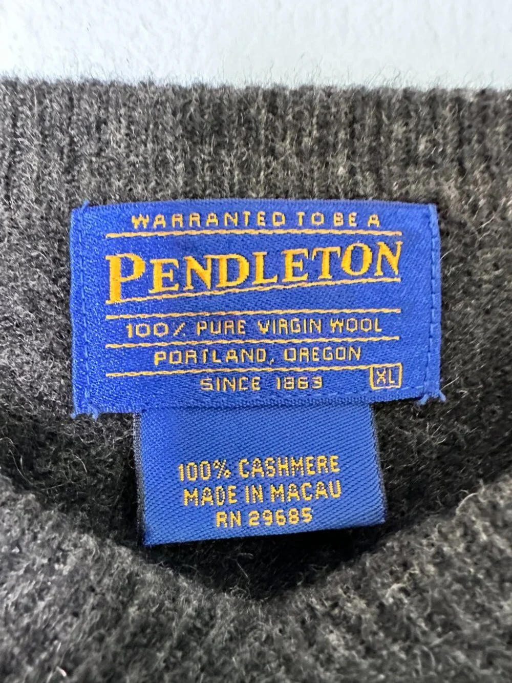 Pendleton Cashmere Gray V Neck Men's Pullover Sweater XL - Picture 2 of 4